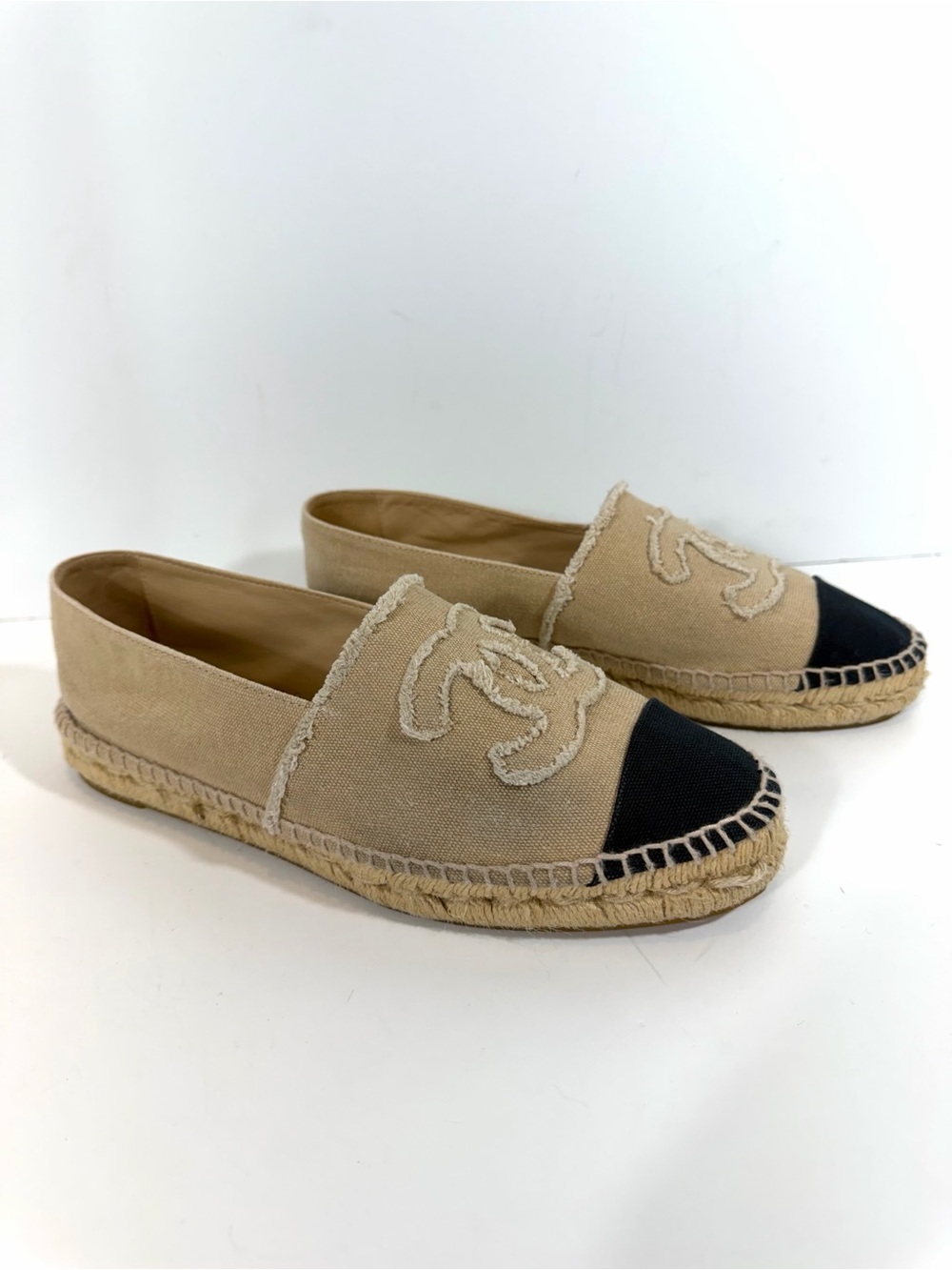 Chanel Canvas CC Logo Espadrilles - Beige & Black Cap Toe - Size 41 Us 11 - Picture 2 of 12